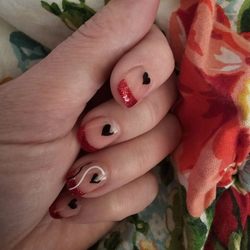 Sunny Nails & Spa - Queen of Hearts