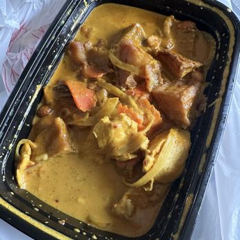 Thai Vylai - Chicken yellow curry - Thai Near Me - Allen Park, Michigan Thai Vylai - Chicken yellow curry - Thai Near Me - Allen Park, Michigan