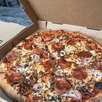 Lake Martin Pizza - Pizza Near Me - Dadeville, Alabama Lake Martin Pizza - Pizza Near Me - Dadeville, Alabama
