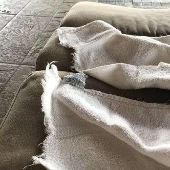 Avani Spa - Again ripped towels on my wet lounge chair. The whole place could use a thorough cleaning! - Day Spas Near Me - Fontana, Wisconsin Avani Spa - Again ripped towels on my wet lounge chair. The whole place could use a thorough cleaning! - Day Spas Near Me - Fontana, Wisconsin