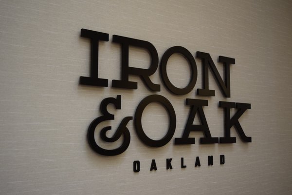 Iron & Oak Restaurant and Bar by null