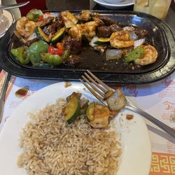 Lampliter Restaurant - Black pepper steak and shrimp with fried rice and vegetables! Yummy!