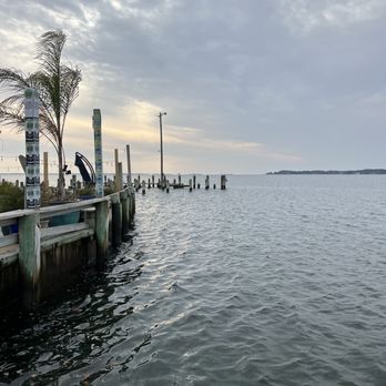 Doc's Sunset Grille - Seafood Near Me - Oxford, Maryland