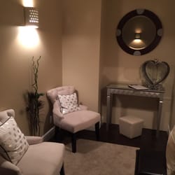 Gianina Knoth Acupuncture - Private waiting room.