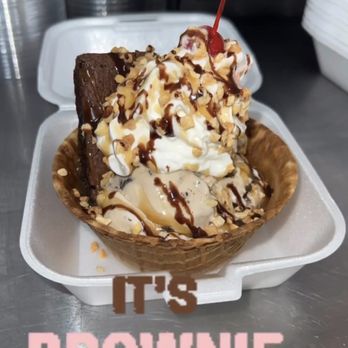 Krave Cafe - Brownie sundae - Ice Cream & Frozen Yogurt Near Me - Bedford, Ohio