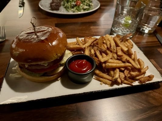 Burger + Grain by null
