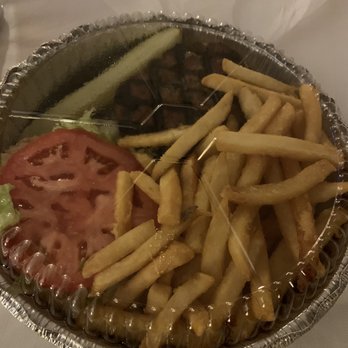DoubleTree by Hilton Hotel Fort Lee - George Washington Bridge - Hamburger and fries - Hotels Near Me - Fort Lee, New Jersey