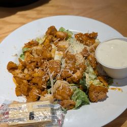 Beef 'O' Brady's - Buffalo Chicken salad