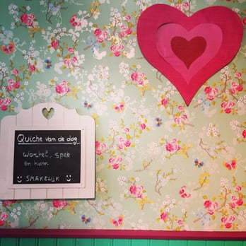 The Chocolate Box - Lovely interior design - Coffee & Tea Near Me - Antwerp, VAN