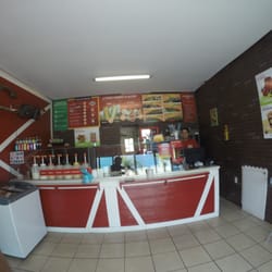Farmville Elotes Gourmet - Sencillo el local, pero puedes comer aquí.
