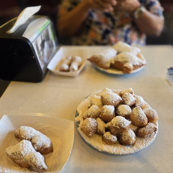 Rue Beignet - Desserts Near Me - Baton Rouge, Louisiana Rue Beignet - Desserts Near Me - Baton Rouge, Louisiana