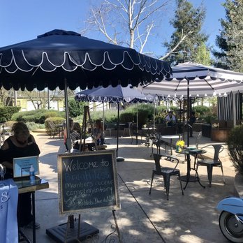 Breathless Sparkling Wines - Walking to our seats - Wineries Near Me - Healdsburg, California