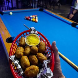 Lumpy's Tavern