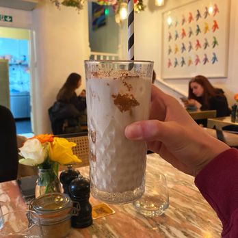 Daisy Green - Iced Chai - Cafes Near Me - London, XGL