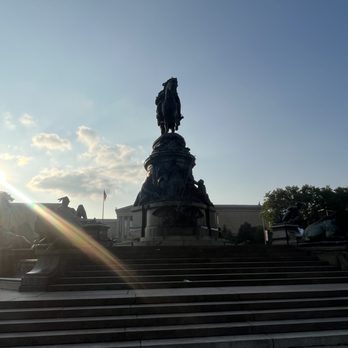 Washington Monument - Public Art Near Me - Philadelphia, Pennsylvania Washington Monument - Public Art Near Me - Philadelphia, Pennsylvania