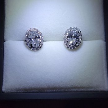 Friendly Diamonds - The Fire of Beautiful Diamonds! - Jewelry Near Me - New York, New York Friendly Diamonds - The Fire of Beautiful Diamonds! - Jewelry Near Me - New York, New York
