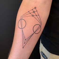 O Tattoo Studio - Line work by Siri