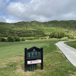 Hawaii Kai Golf Course - Like the new signs with advertising