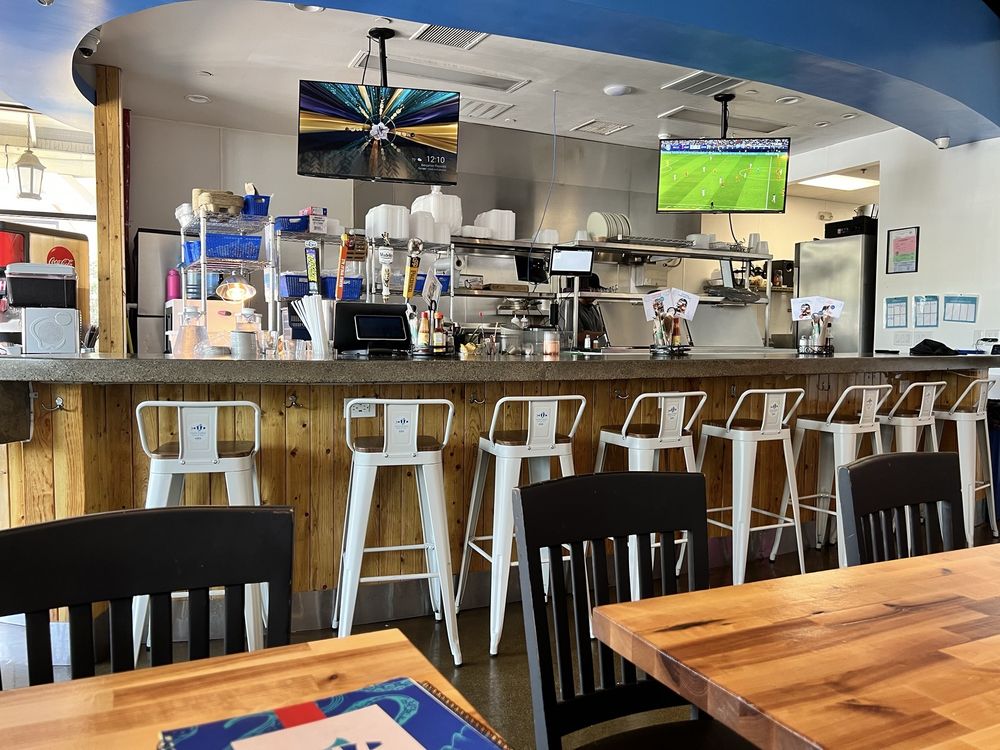 Four Tunas Fish & Bar - Oceanside