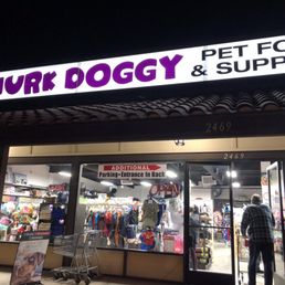 Exterior outside entrance of Murk Doggy - Bright welcoming entrance - La Habra, California Exterior outside entrance of Murk Doggy - Bright welcoming entrance - La Habra, California
