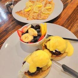 30 Brunch House - Sunday noonish, and this sounded good on the menu. Steak Benedict was not photogenic.