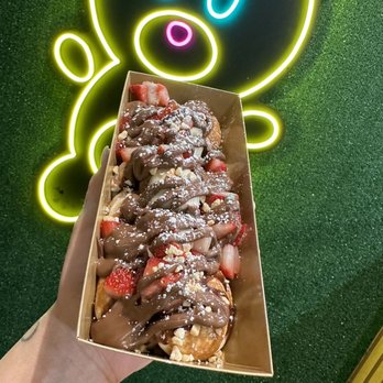 Teddys Tiny Bites - Medium Nutella Strawberry pancakes - Desserts Near Me - Los Angeles, California