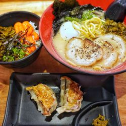 Wan Wan Sakaba - Ramen set with gyoza and mentaiko rice