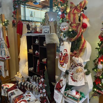Fleur de Lis - I love this time of year with all the Christmas gifts. - Home Decor Near Me - Redlands, California