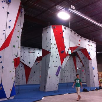 Boulderz Climbing Centre - Climbing Near Me - Etobicoke, Ontario