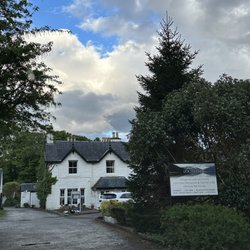 Loch Leven Hotel - Entrance to the hotel
