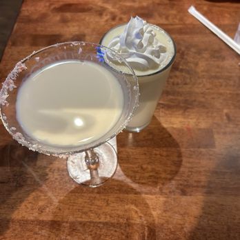 Hooley House Brooklyn - Martini and pina colada - Irish Near Me - Brooklyn, Ohio
