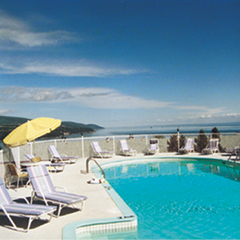 Auberge des Falaises - piscine, pool, Auberge falaises, Charlevoix - Hotels Near Me - La Malbaie, Quebec Auberge des Falaises - piscine, pool, Auberge falaises, Charlevoix - Hotels Near Me - La Malbaie, Quebec