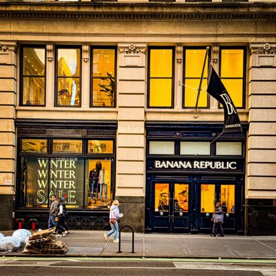 Banana Republic by null