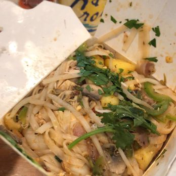 honeygrow - Salad Near Me - Reston, Virginia