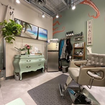 Barber Dolls - Comfortable environment - Barbers Near Me - Oldsmar, Florida Barber Dolls - Comfortable environment - Barbers Near Me - Oldsmar, Florida