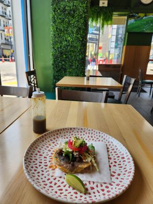 Catrachita Yucateca by null