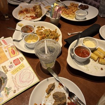 Olive Garden Italian Restaurant - Apps - Italian Near Me - Chicago, Illinois Olive Garden Italian Restaurant - Apps - Italian Near Me - Chicago, Illinois
