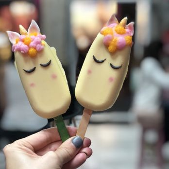 Malvy's Shakes - Unicorn Cake - Juice Bars & Smoothies Near Me - Madrid, M Malvy's Shakes - Unicorn Cake - Juice Bars & Smoothies Near Me - Madrid, M