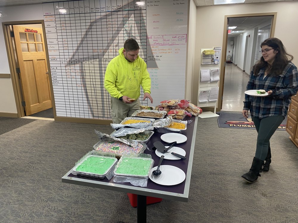 Slide of Deluxe Plumbing & Heating