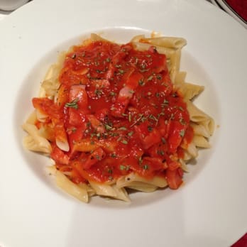 La Bodeguita de Nerea - Primer plato del menú: macarrones - Spanish Near Me - Valencia, V