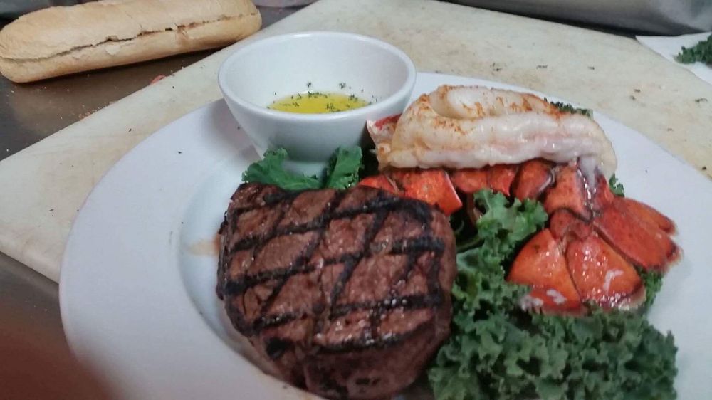 Roby Lee's Restaurant & Banquet Center, Newton Falls Roadtrippers