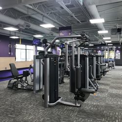 Anytime Fitness - Weight machines