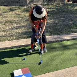 Benbrook Par Three Golf