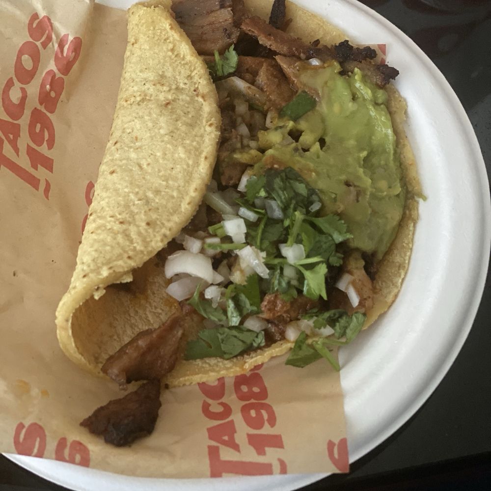 Tacos 1986 - Best Pastor Taco I've ever had! - Tacos Near Me - Burbank, California