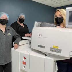 Nutfield Eye Associates - Lasik team ready for surgery