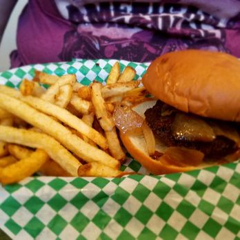 Casper's and Runyon's Nook - Tge Juicy Lucy Burger - Dive Bars Near Me - Saint Paul, Minnesota