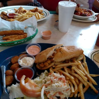 Deckhand Oyster Bar - Seafood Near Me - Austin, Texas