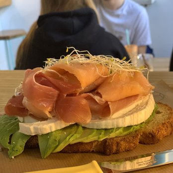 Cometa - Avocado toast serano ham smoke salmon & goat cheese - Cafeteria Near Me - Barcelona, B Cometa - Avocado toast serano ham smoke salmon & goat cheese - Cafeteria Near Me - Barcelona, B