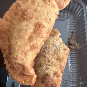El Patio - Empanadas de pollo y carne - Dominican Near Me - Waukegan, Illinois El Patio - Empanadas de pollo y carne - Dominican Near Me - Waukegan, Illinois