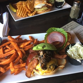 Karvers Grille - American Near Me - Holbrook, New York